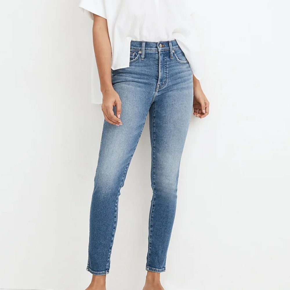10" High-Rise Skinny Crop Jeans in Sheffield Wash